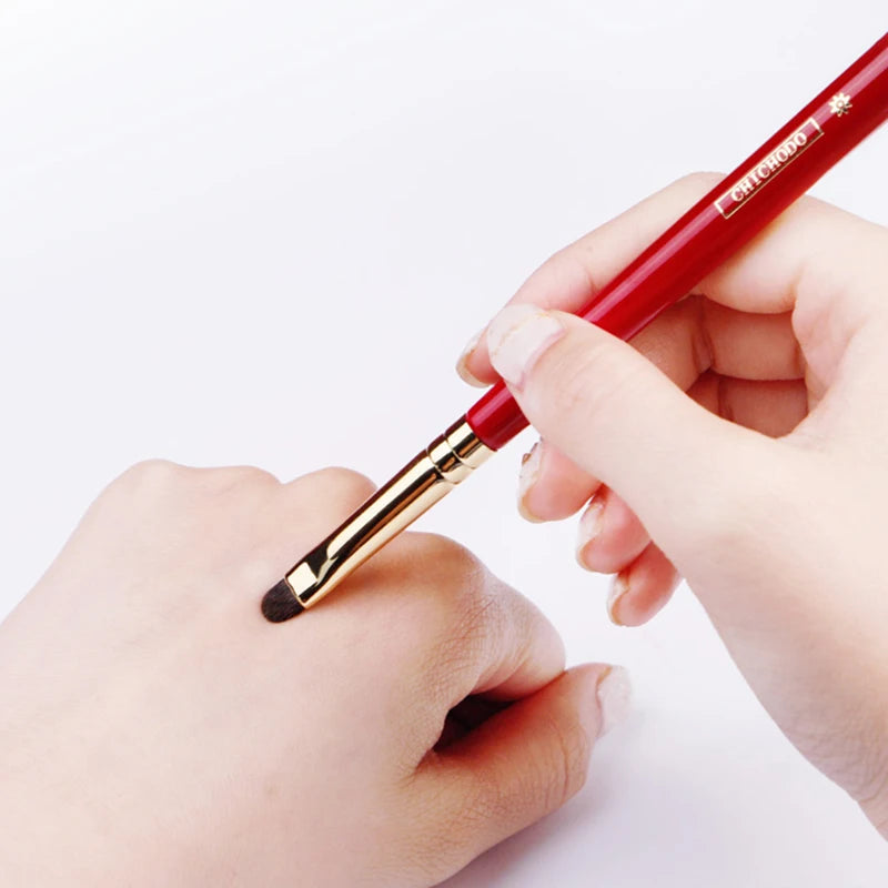 CHICHODO Luxury Makeup Brush Eyelimer Brush High Quality Soft Natural Animal Hair Brush Red Rose Series 005